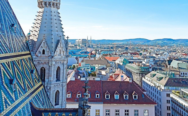 Bild wurde am Stephansdom aufgenommen und zeigt Wien von oben 